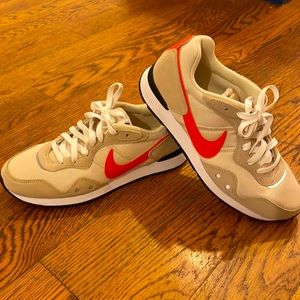 Nike Venture Runner Men Sz 8